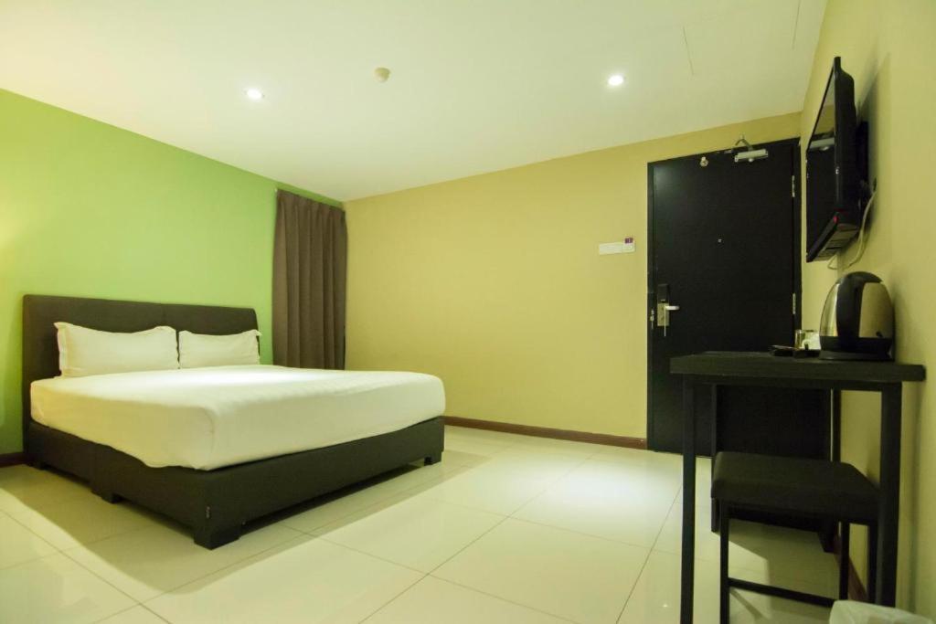 Merdeka Hotel Kluang Exterior foto